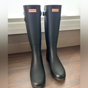 Hunter boots size 9. Perfect condition.